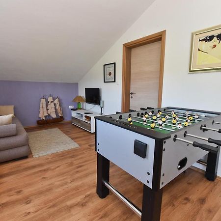 Holiday Home Taras Smilcic エクステリア 写真