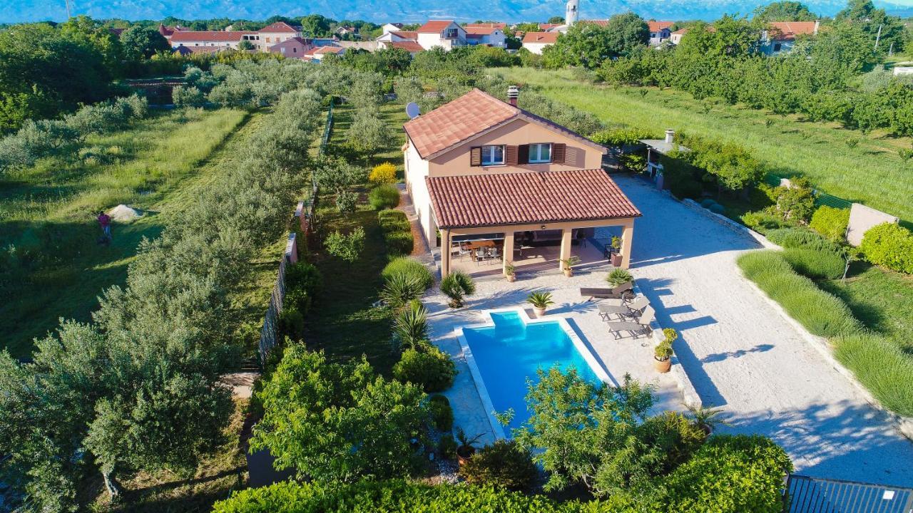 Holiday Home Taras Smilcic エクステリア 写真