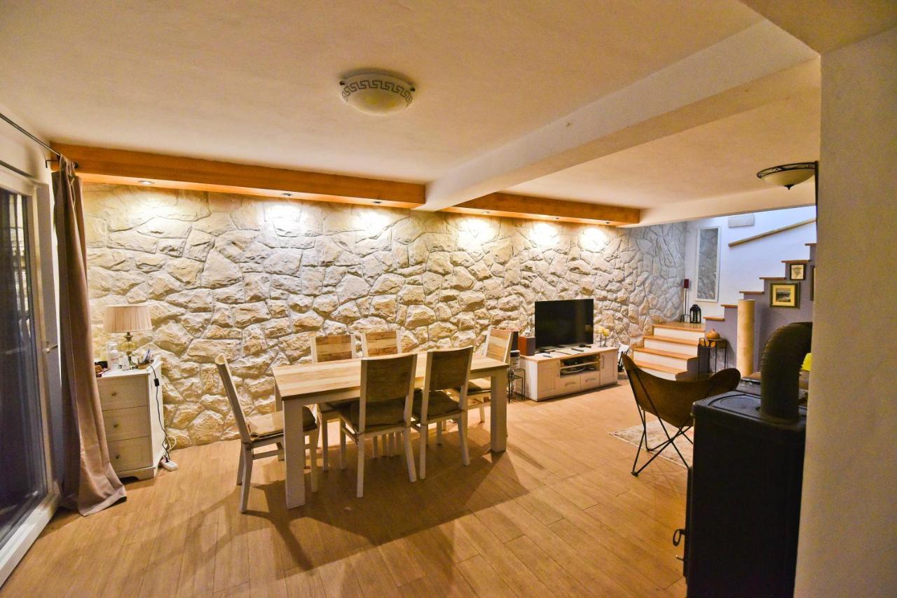 Holiday Home Taras Smilcic エクステリア 写真