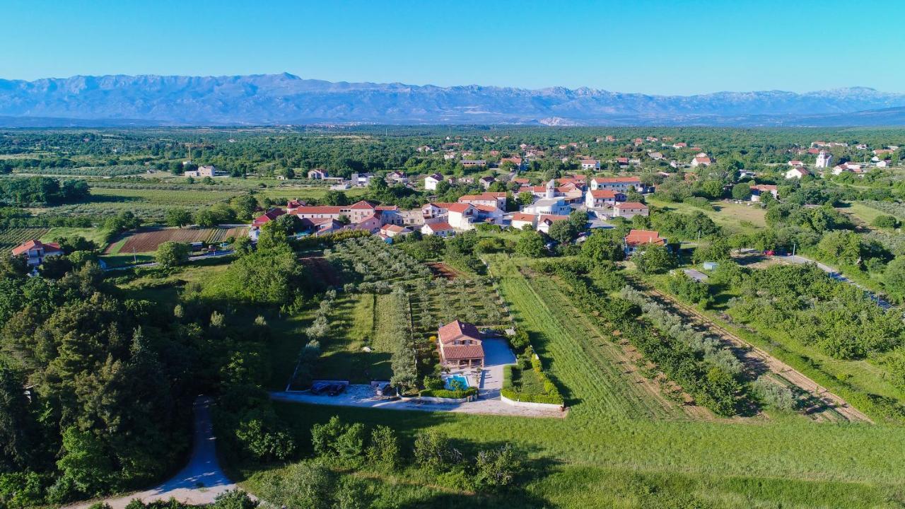 Holiday Home Taras Smilcic エクステリア 写真