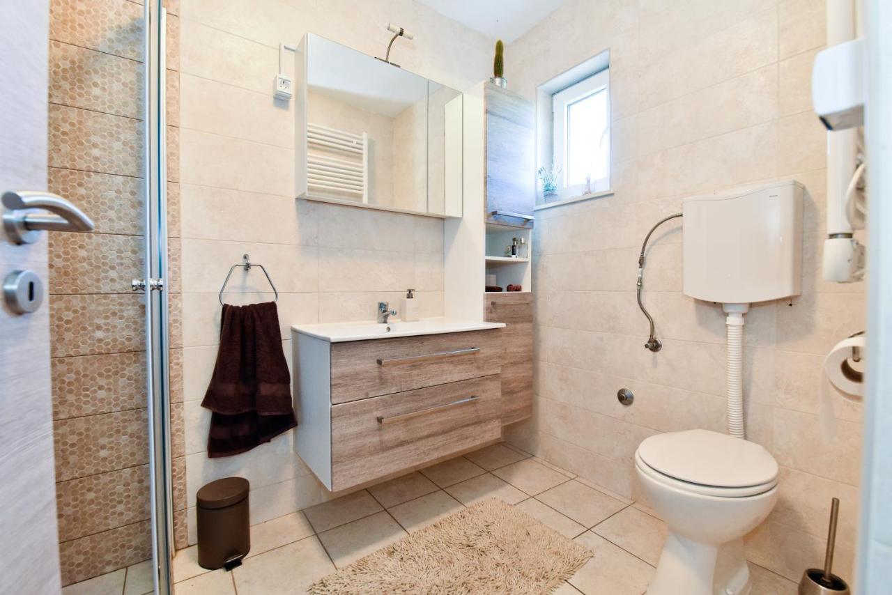 Holiday Home Taras Smilcic エクステリア 写真