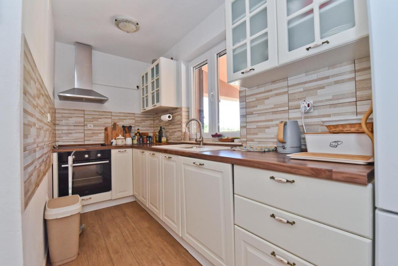 Holiday Home Taras Smilcic エクステリア 写真