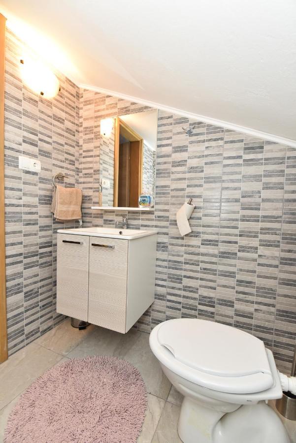 Holiday Home Taras Smilcic エクステリア 写真